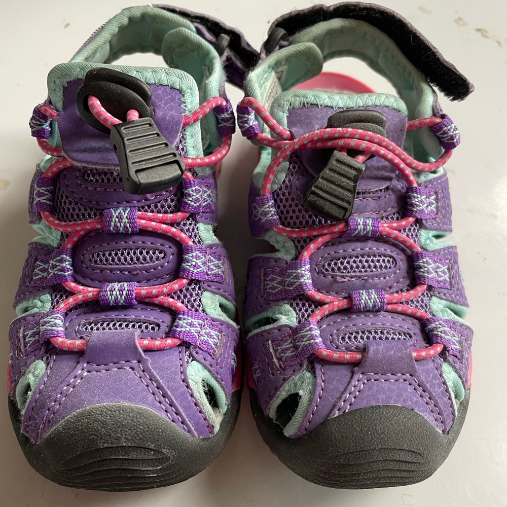 Girls purple sandals